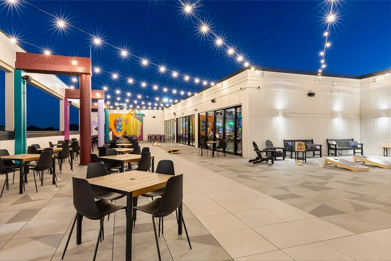 patio at the Edina Puttshack